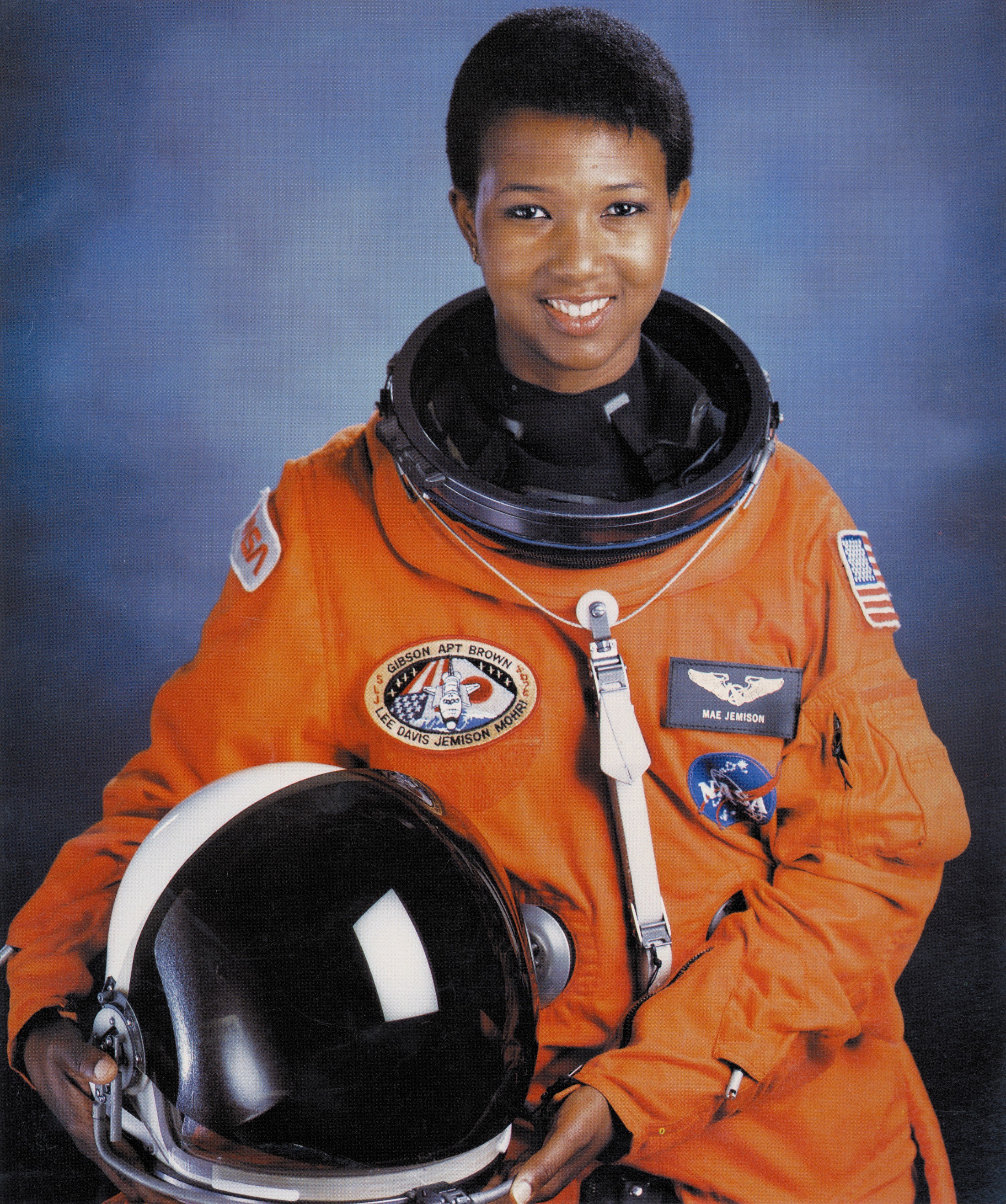 Mae Jemison conheça a primeira astronauta negra a ir para o espaço