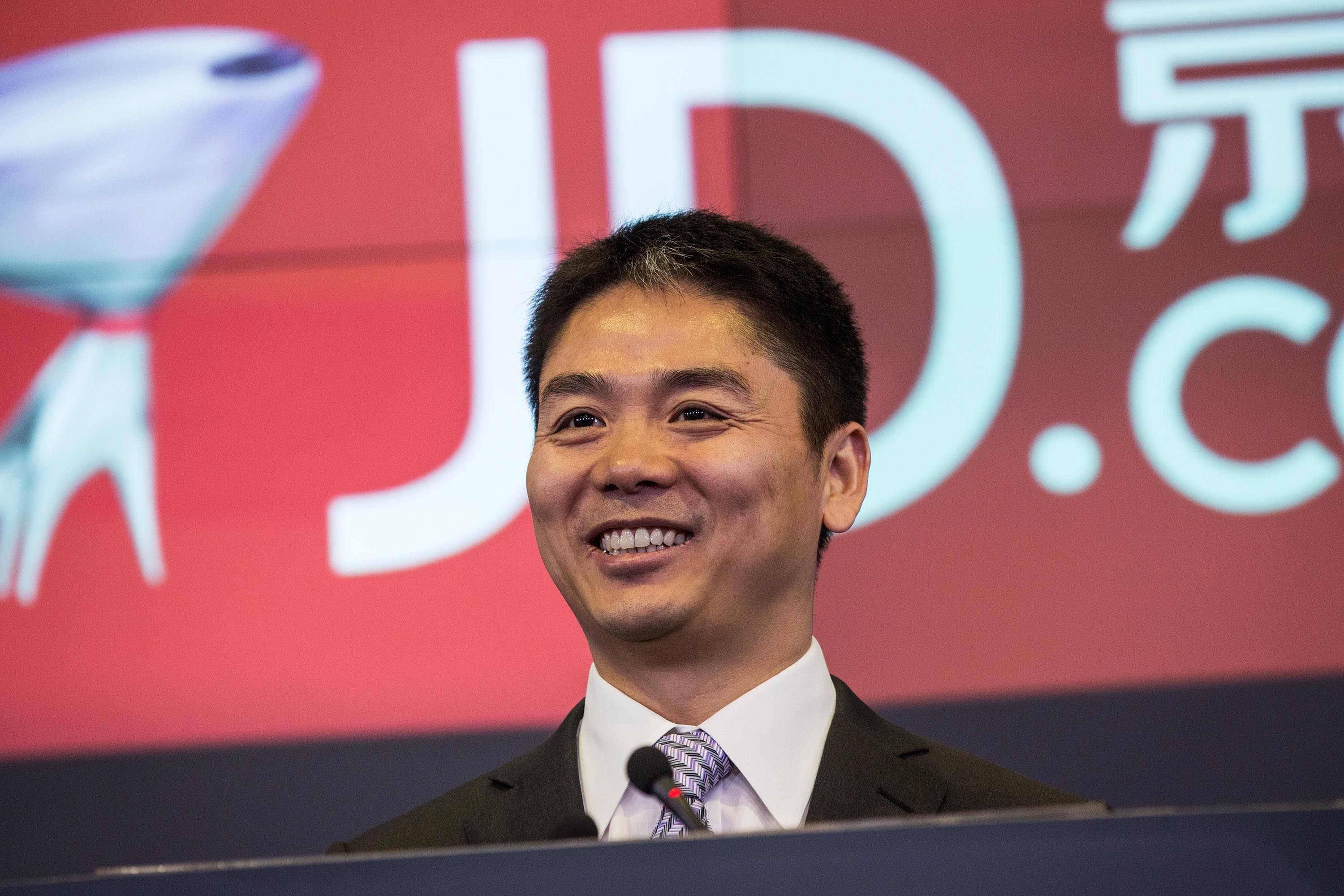 Richard Liu, CEO e fundador da JD.com, no IPO da companhia (Foto: Andrew Burton/Getty Images)