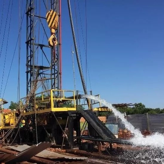 Poço que extrai água do aquífero Guarani é testado em Dourados (MS). (Foto: SANESUL/DIVULGAÇÃO via BBC)