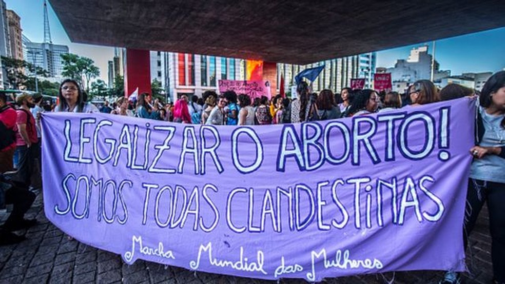 Especialistas se preocupam com os reflexos da onda conservadora dos Estados Unidos no Brasil — Foto: Getty Images via BBC