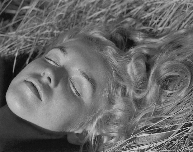 Marilyn Monroe posa para a lente de André de Dienes  (Foto: Reprodução/ André de Dienes)