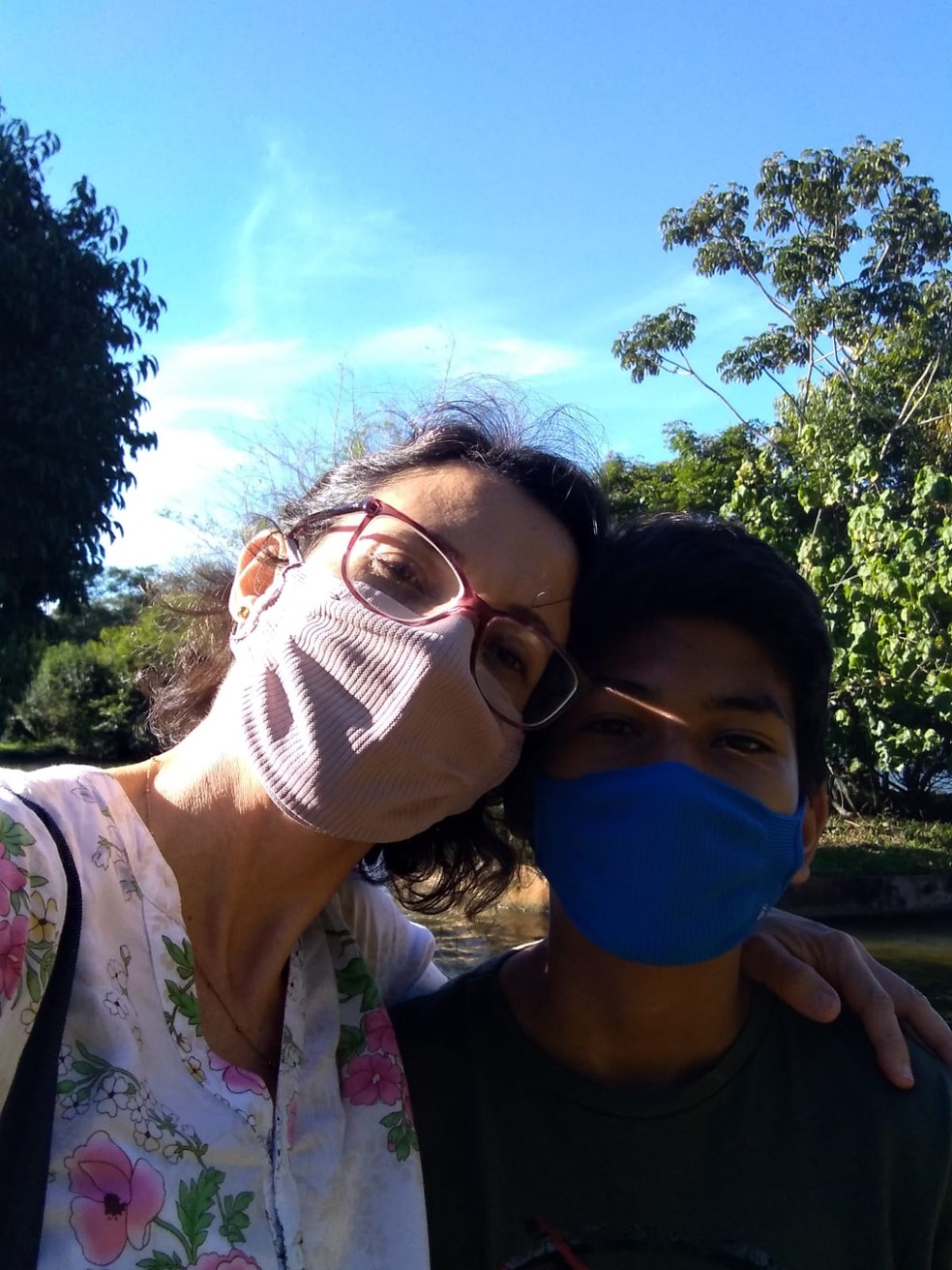 Cleia Machado e o filho Pedro Francisco Machado da Luz de Sousa, de 12 anos, moradores do DF — Foto: Arquivo pessoal