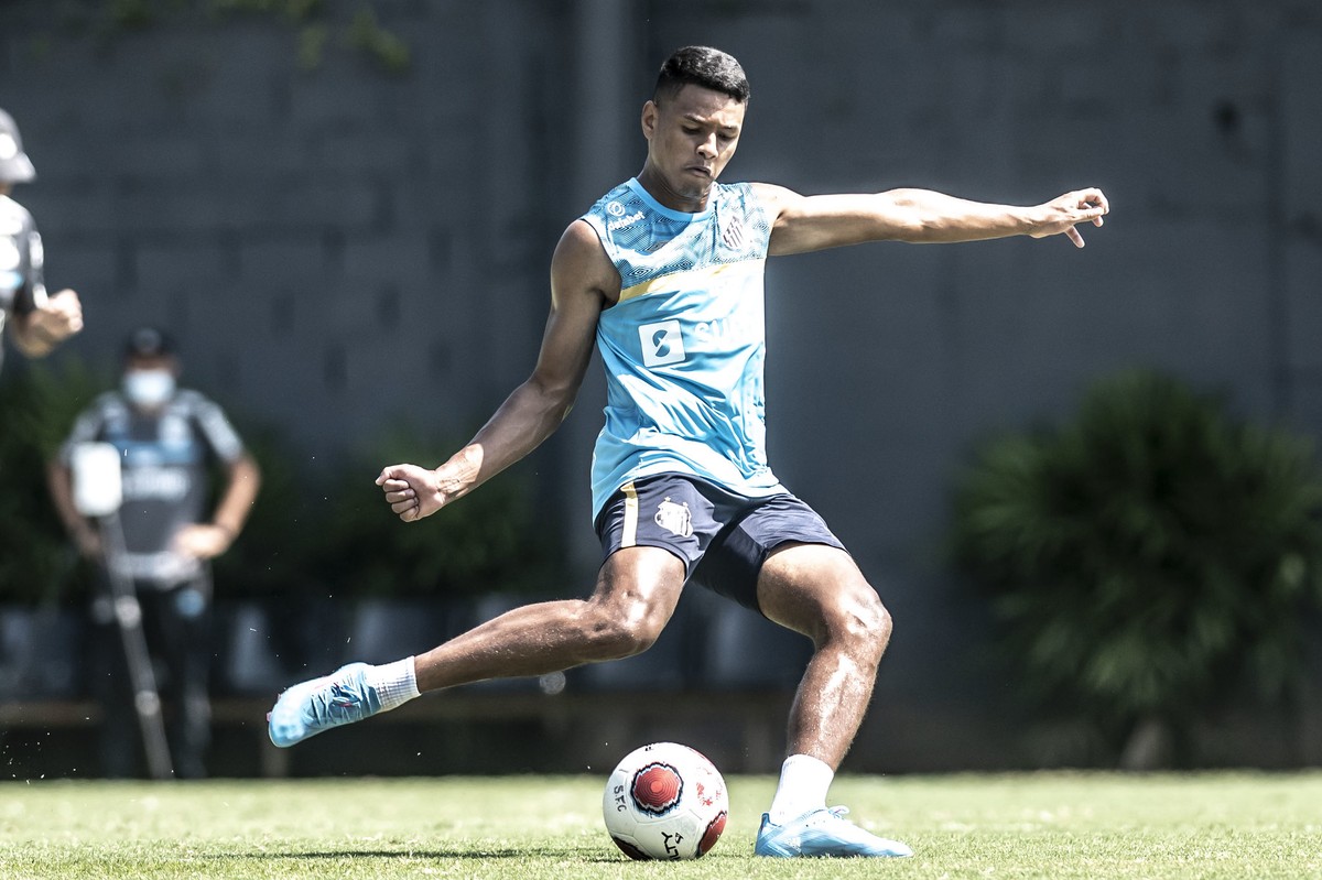 Santos inscreve Tailson no Paulistão e pode relacioná-lo para o jogo ...