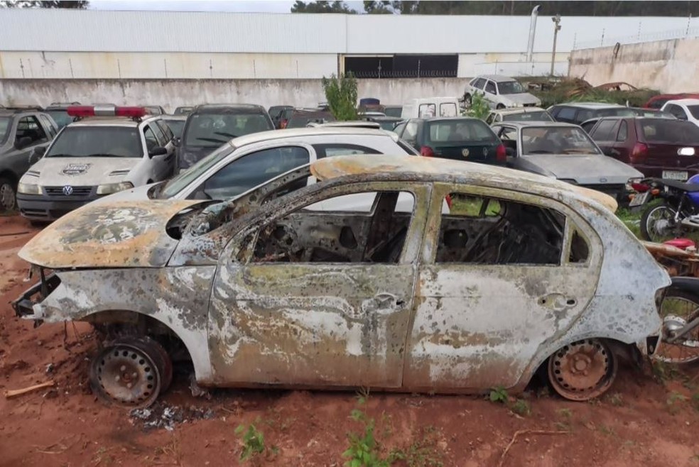 Carro de motorista morto em Loanda foi encontrado após buscas feitas por familiares, segundo a polícia — Foto: Divulgação/Polícia Civil