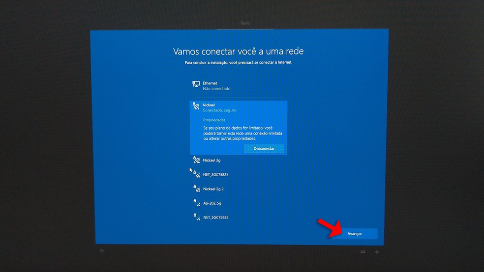 Após a configuração do Windows 10 se conectar à internet, é possível avançar — Foto: Reprodução/Rafael Leite