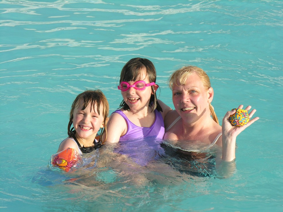 Brincadeiras Na Piscina Dicas Beneficios E Cuidados No Verao Saude Ge
