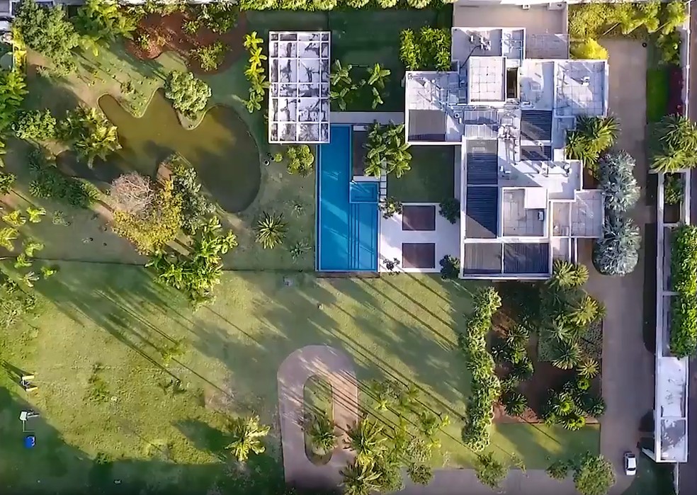 Imagem aérea da casa comprada pelo governador Ibaneis Rocha — Foto: TRK/Divulgação