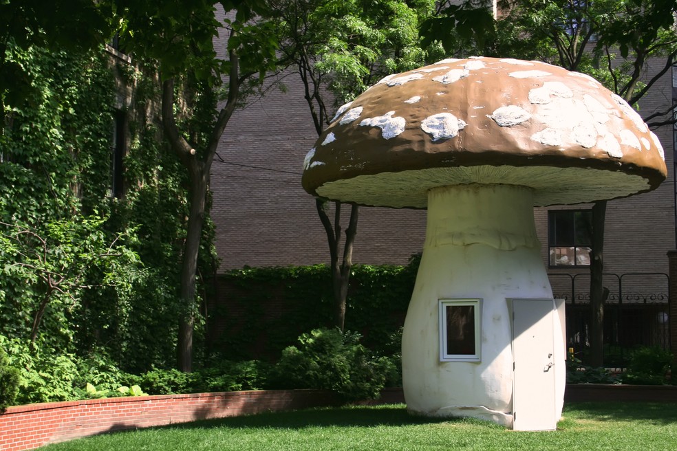 15 casas de contos de fadas exc&ecirc;ntricas ao redor do mundo -Casa em forma de cogumelo em Toronto &mdash; Foto: Getty Images