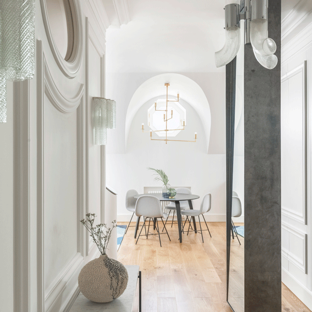 Decoração minimalista e cheia de luz em apê de 100 m² (Foto: FOTOS YURI GRISHKO )