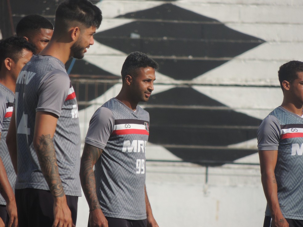 Fabinho Alves se destacou na Chapecoense por conta das assistências fornecidas (Foto: Camila Alves)