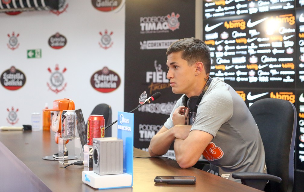 Em coletiva, Mateus Vital destaca importância de elenco para o Corinthians e elogia Otero, do Atlético