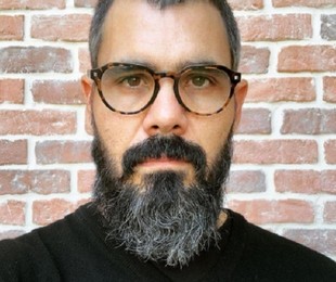 Juliano Cazarré é liberado de gravações da novela (Reprodução)