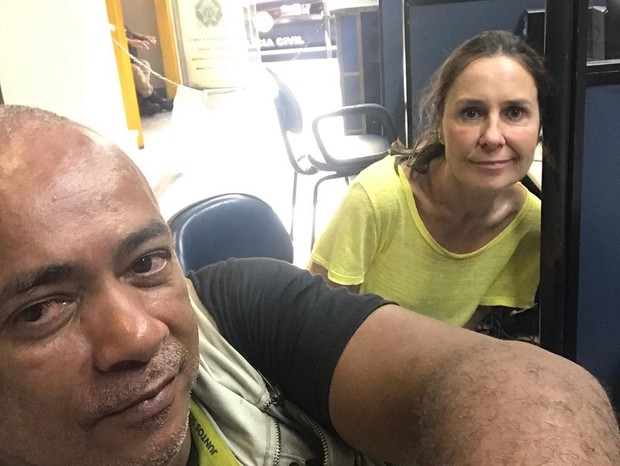 Luiz Junior e Susana Naspolini em delegacia (Foto: Reprodução/Instagram)