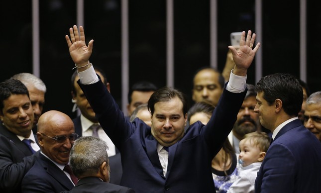 Rodrigo Maia comemora vitória