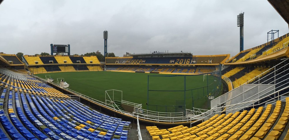 Estádio Gigante de Arroyito é a casa do Rosario (Foto: Diana Amato)