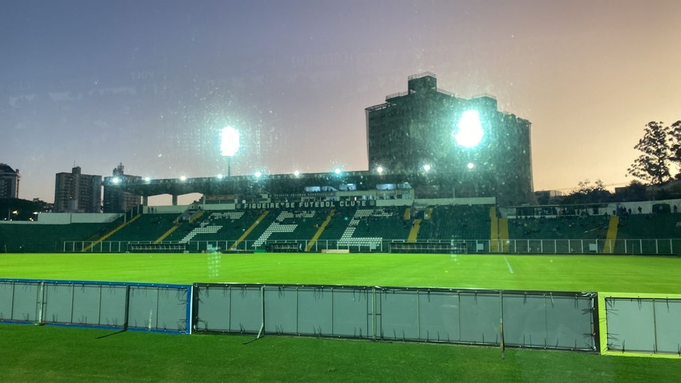 Orlando Scarpelli recebe Figueirense x Chapecoense — Foto: Larissa Walzburiech/Arquivo pessoal