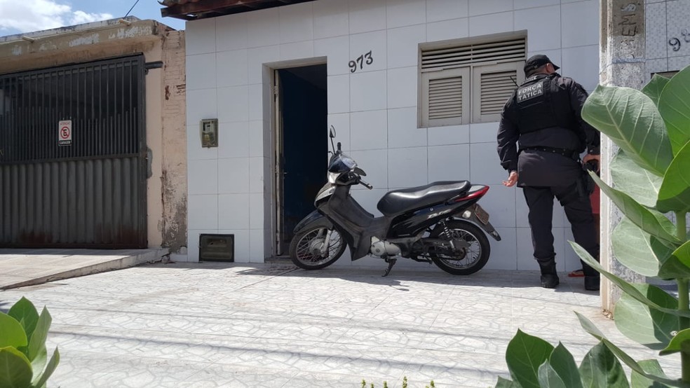 Crime aconteceu na manhã desta quinta-feira (12) em Mossoró — Foto: Sara Cardoso/Inter TV Costa Branca