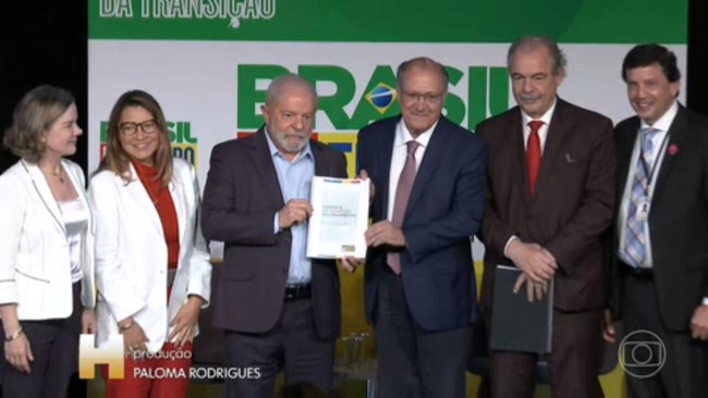Relatrio da transio: Lula recebe documento com 'raio-x' da situao do pas