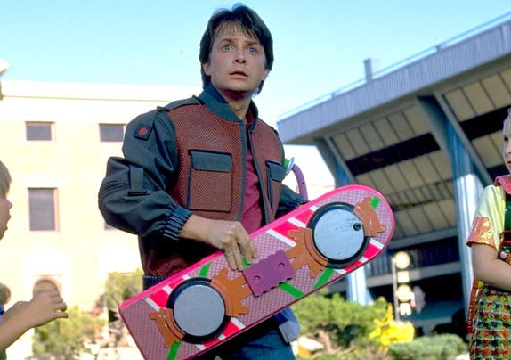 O hoverboard de Marty McFly em De Volta Para o Futuro 2 (1989) (Foto: Reprodução)