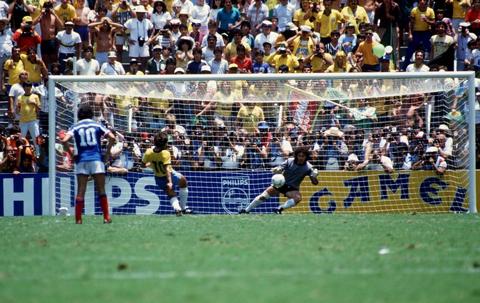 Zico brasil pênalti franca copa do mundo 1986 (Foto: Agência AFP)