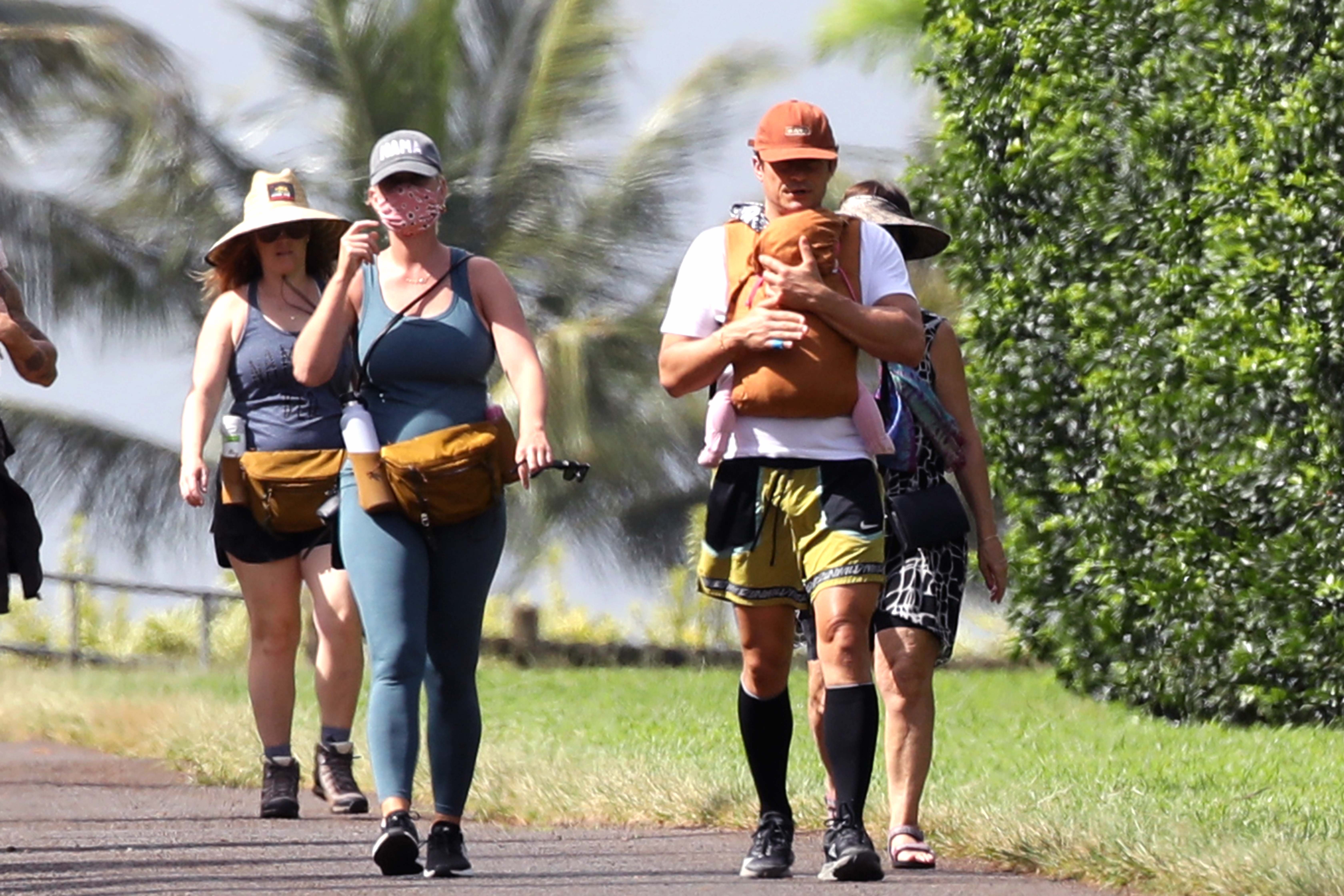 Orlando Bloom e Katy Perry curtem férias no Havaí com Daisy (Foto: The Grosby Group)