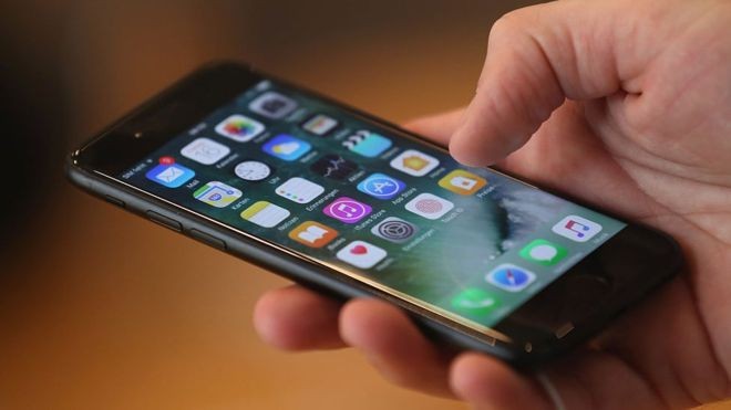 Quase 1.500 celulares foram substituídos sem que a empresa detectasse a fraude (Foto: Getty Images via BBC News Brasil)