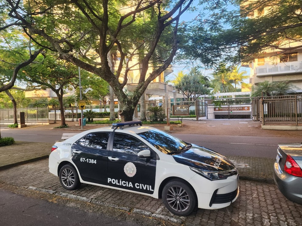 Polícia cumpre mandado contra Rogério Andrade — Foto: Reprodução