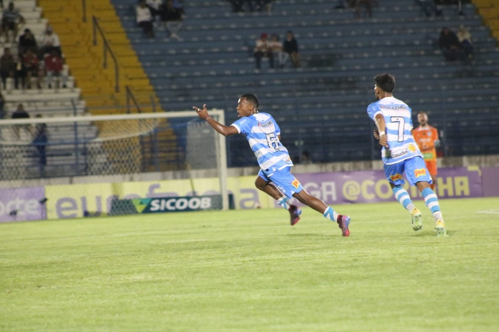 Danilo comemora o gol de falta na partida entre Marília e Porto Velho pela Copinha — Foto: Lucas Daquino/Marília AC