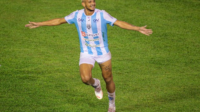 Danrlei comemora o segundo gol do Papão