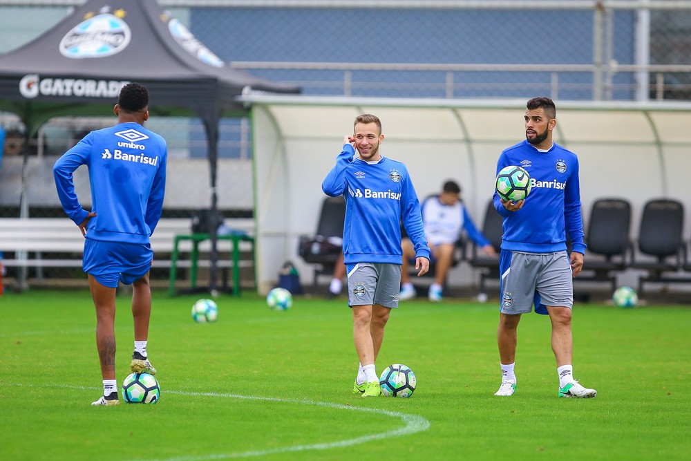 Quatro volantes? Entenda a mecânica do Grêmio com Michel, Maicon, Arthur e Ramiro