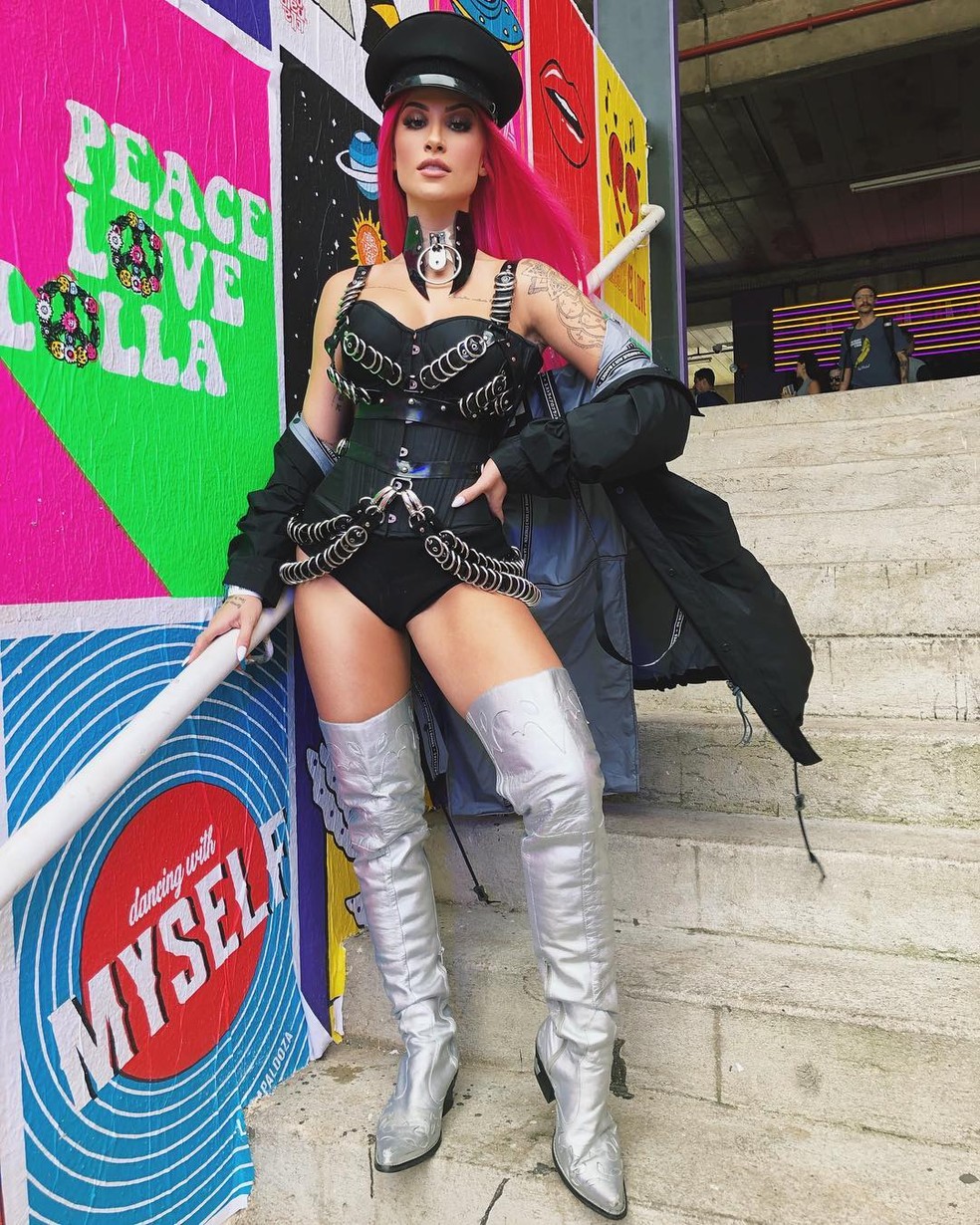 Bianca Andrade, a Boca Rosa, apostou em look futurista — Foto: Reprodução/Instagram