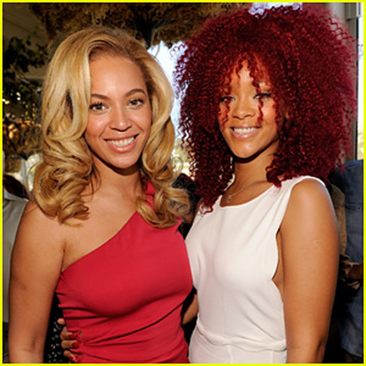 Rihanna e Beyonce têm perfis bem diferentes na web | TechTudo