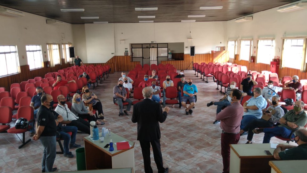 Portu&aacute;rios que foram demitidos se reuniram com a diretoria do Sindaport, em Santos &mdash; Foto: Divulga&ccedil;&atilde;o/Sindaport