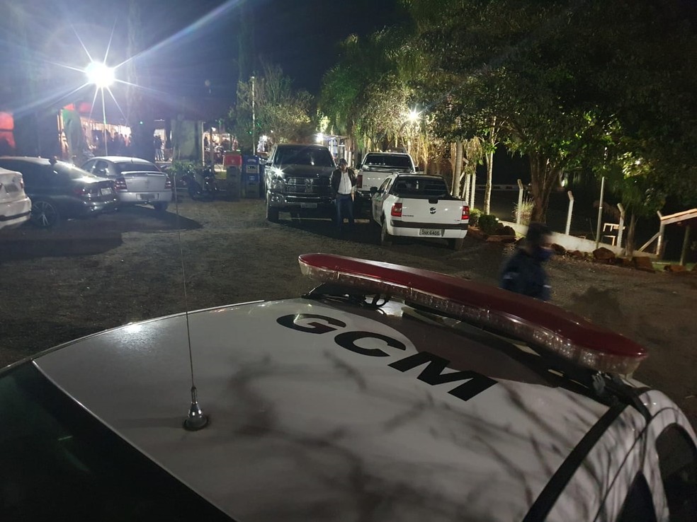 Festa clandestina &eacute; interrompida em Ribeir&atilde;o Preto (SP) &mdash; Foto: Divulga&ccedil;&atilde;o / GCM