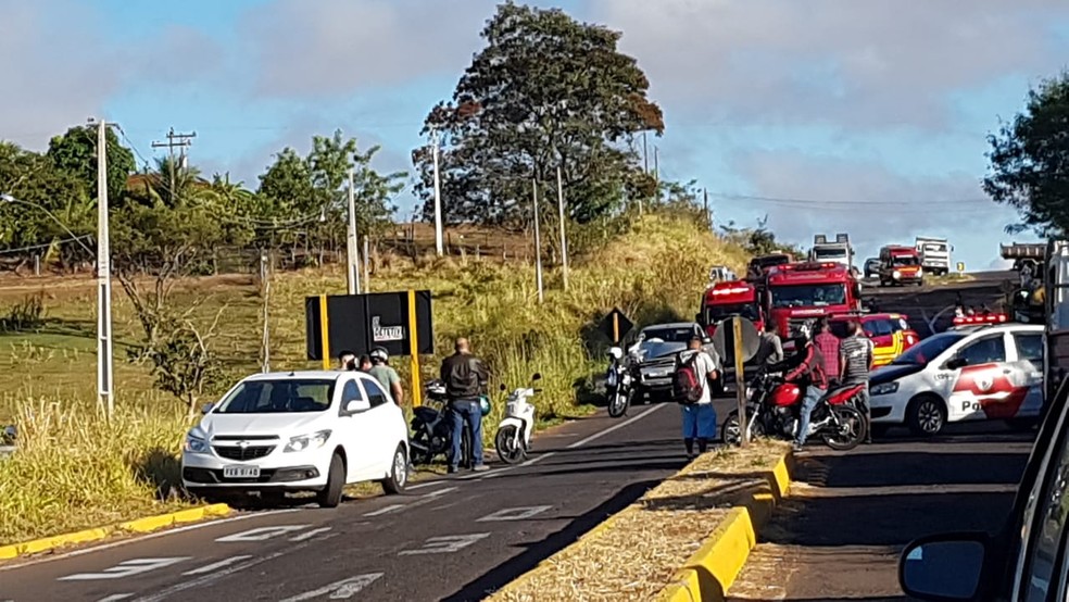 Acidente foi registrado na Ângelo Rena, em Presidente Prudente — Foto: Maicon Costa/TV Fronteira 