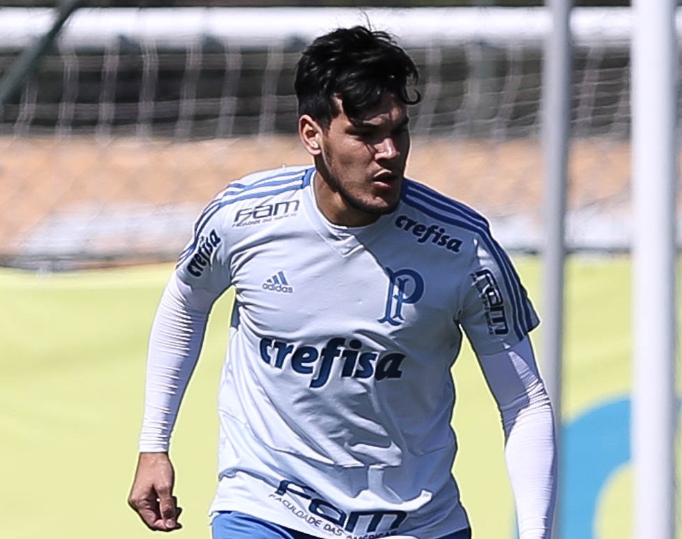 Gustavo Goméz, do Palmeiras, recebe camisa do PSG ...