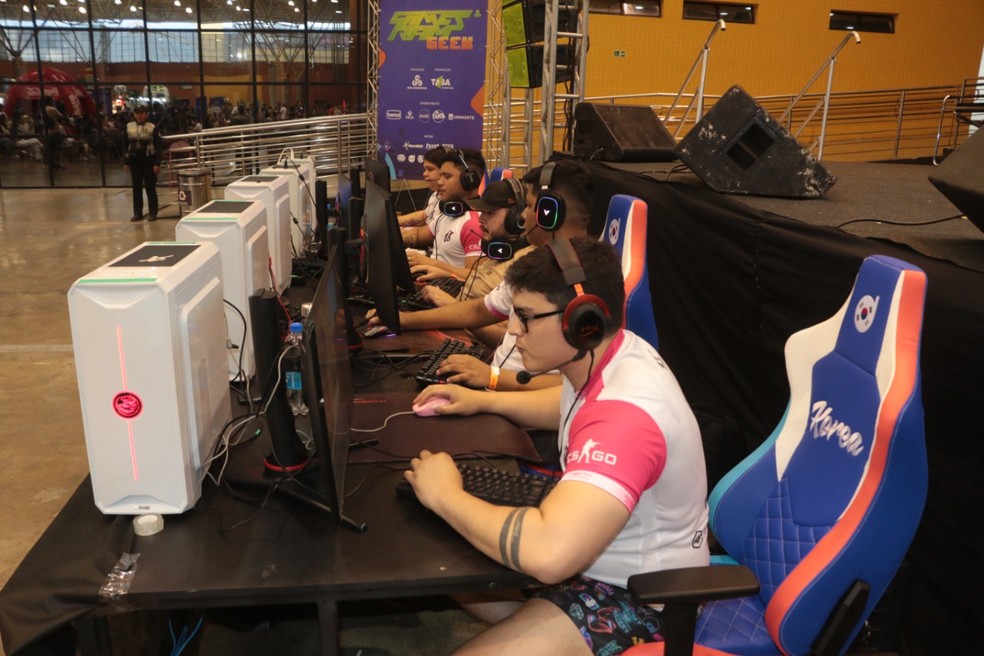 Jogadores se enfrentaram em competi&ccedil;&otilde;es de jogos online durante a Games RAM Geek 2023. &mdash; Foto: Diego Oliveira/Rede Amaz&ocirc;nica