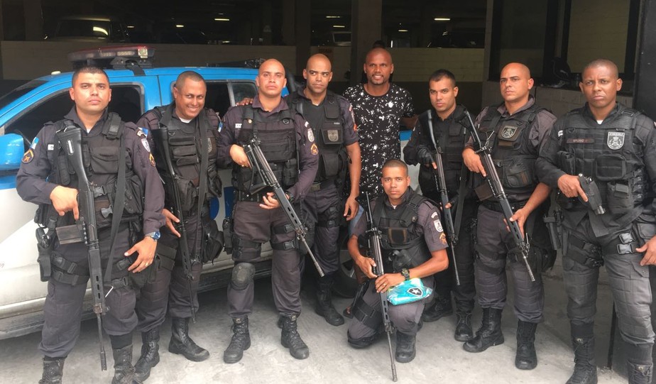 Carro de Jefferson é encontrado após assalto e é devolvido ao goleiro