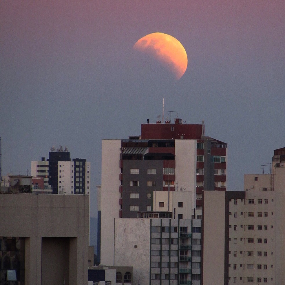 Eclipse Lunar Parcial — Foto: Via app Você na RPC
