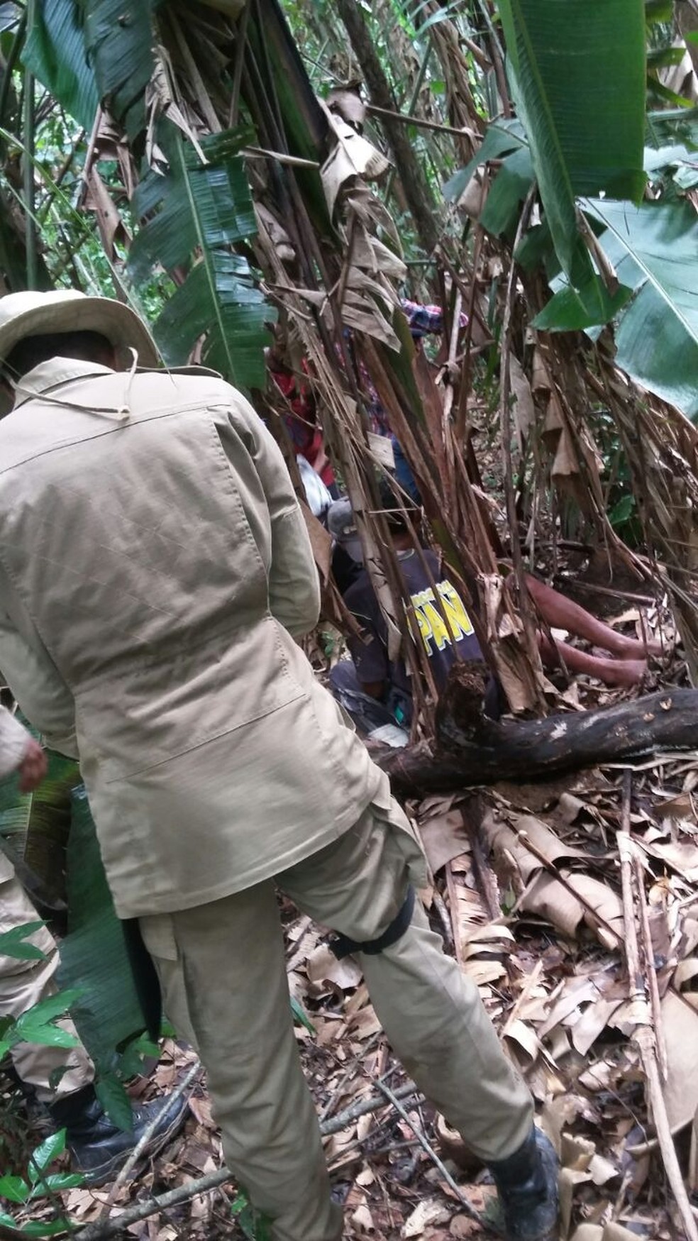 Homem Ã© resgatado pelos bombeiros em MT apÃ³s ficar perdido por 36 horas em mata (Foto: Corpo de Bombeiros de MT)