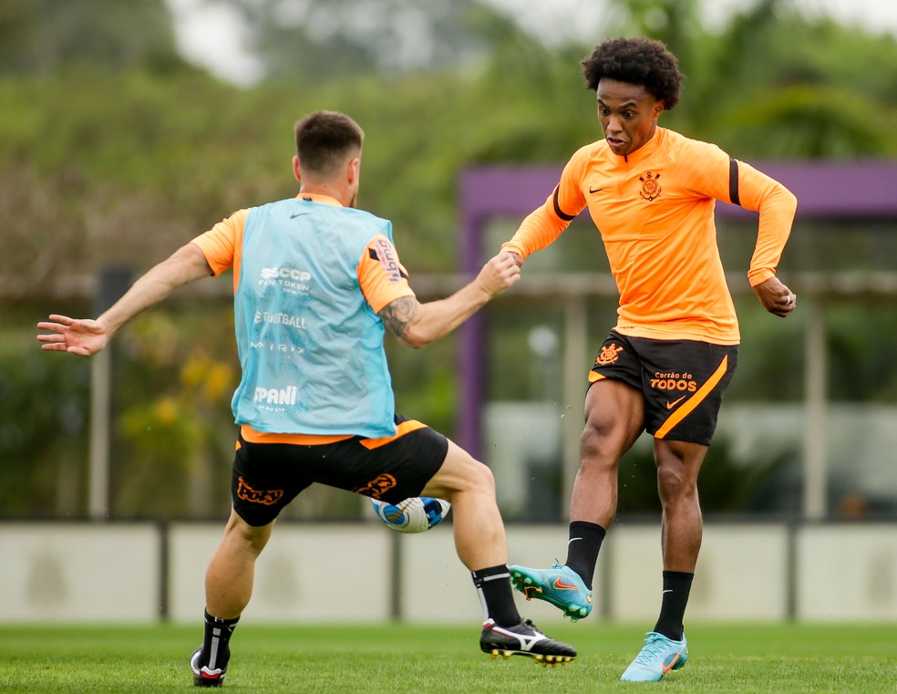 Corinthians faz último treino antes de encarar o Flamengo
