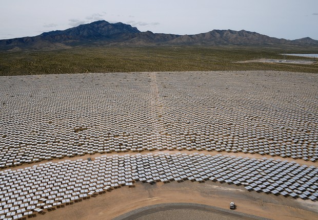 Planta de energia solar na Califórnia, operada por NRG Energy, Google and BrightSource Energy (Foto: Ethan Miller/Getty Images)