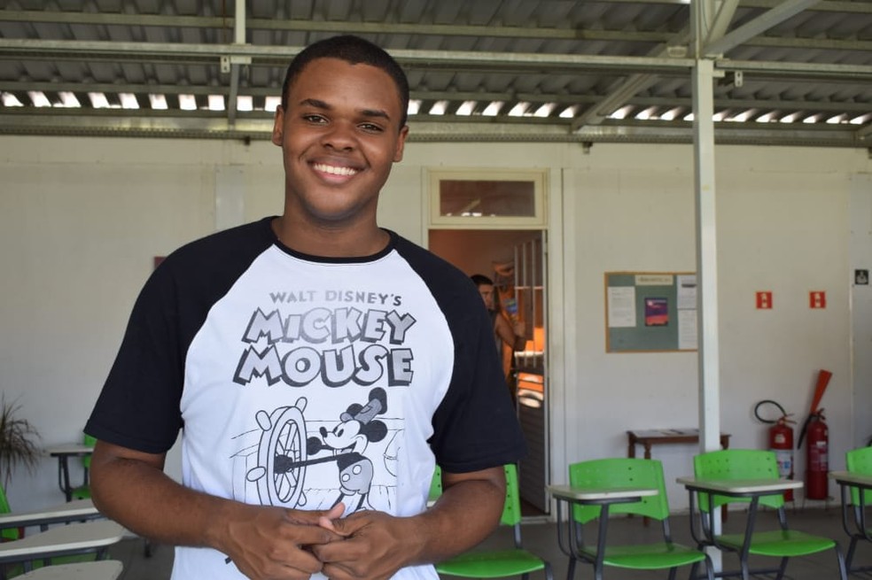 Vitor Hugo Rodrigues, 17 anos, fará Enem em 2020 com a sensação de que não aprendeu tudo que deveria:  — Foto: Arquivo Pessoal