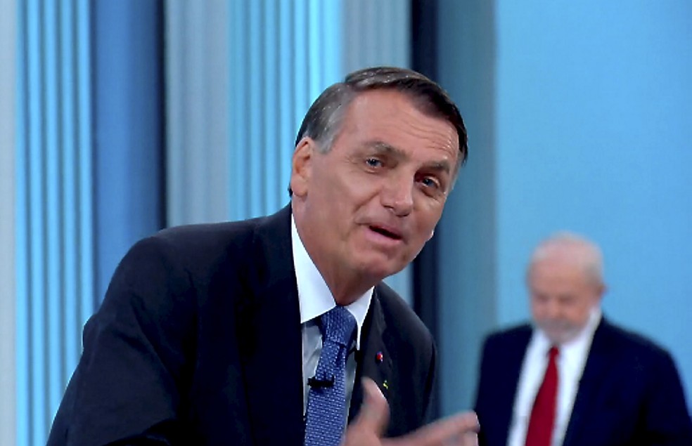 Bolsonaro participa do debate na Globo — Foto: MAURO PIMENTEL / AFP