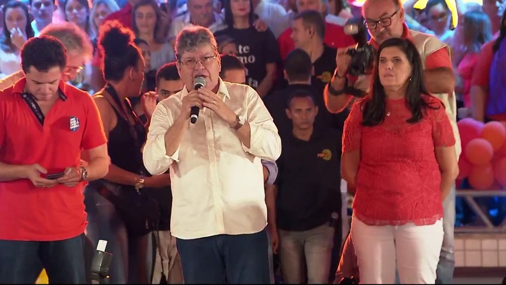 Jo&atilde;o Azevedo foi oficializado como candidato do PSB ao Governo da Para&iacute;ba durante conven&ccedil;&atilde;o realizada na Grande Jo&atilde;o Pessoa (Foto: TV Cabo Branco/Reprodu&ccedil;&atilde;o)