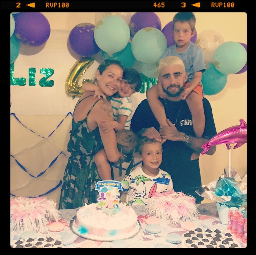 Luana Piovani com Pedro Scooby, Dom, Bem e Liz (Foto: Reprodução/Instagram)