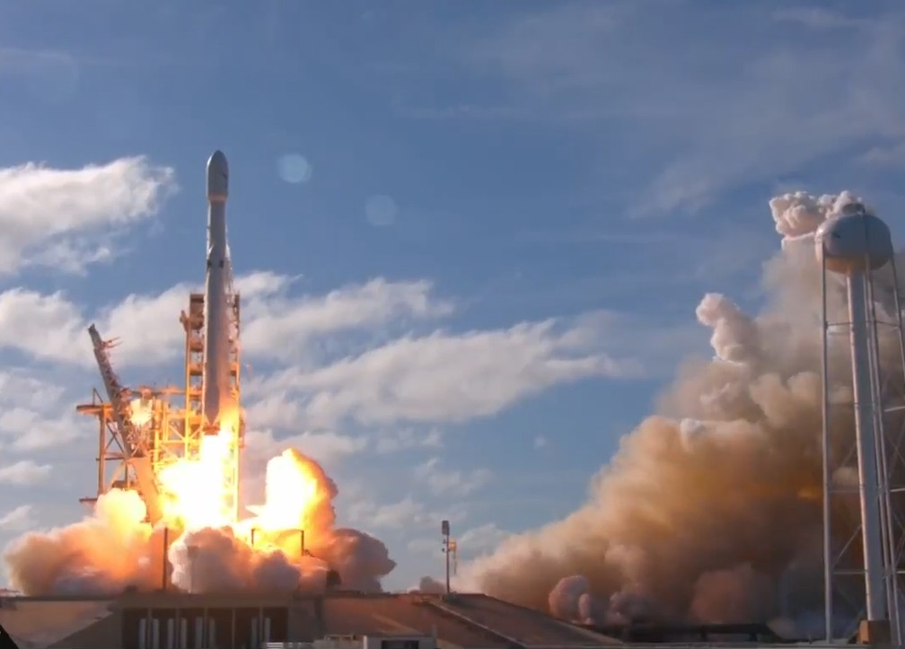 SpaceX Lança Falcon Heavy ao espaço (Foto: Reprodução/Youtube)
