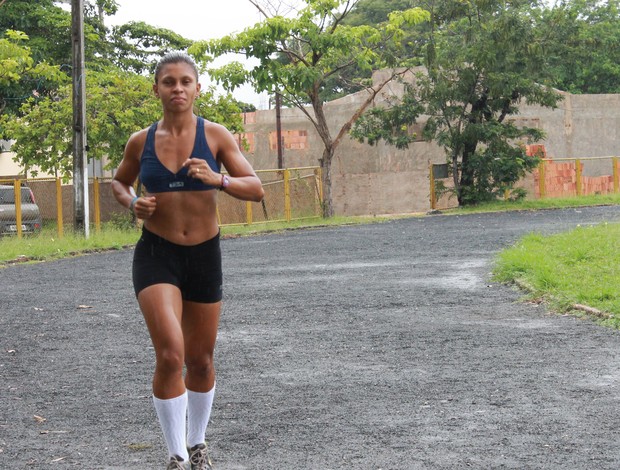Fernanda Araújo Atletismo Piauí (Foto: Náyra Macêdo/GLOBOESPORTE.COM)
