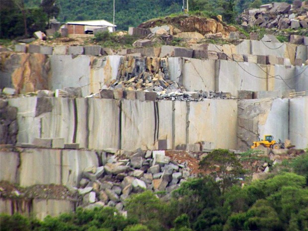 Grupo busca impedir instalação de mineradoras em serra de Caldas, MG (Foto: Reprodução EPTV)