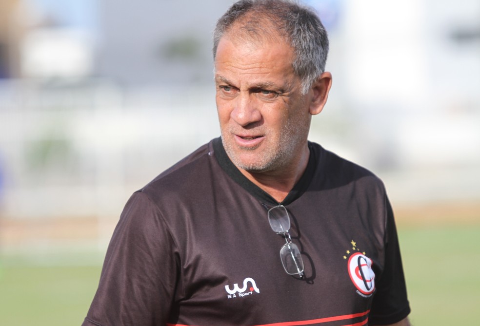 Ap�s a vit�ria sobre o Auto Esporte, o t�cnico Celso Teixeira afirmou que preferia disputar os amistosos em Campina Grande durante a pr�-temporada (Foto: Cisco Nobre/GloboEsporte.com)